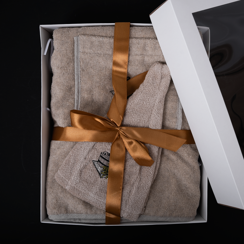 Подарочный набор для Нее - ЛЬНЯНОЙ, 75х140 см, в подарочной коробке. Фартук и шапочка для сауны