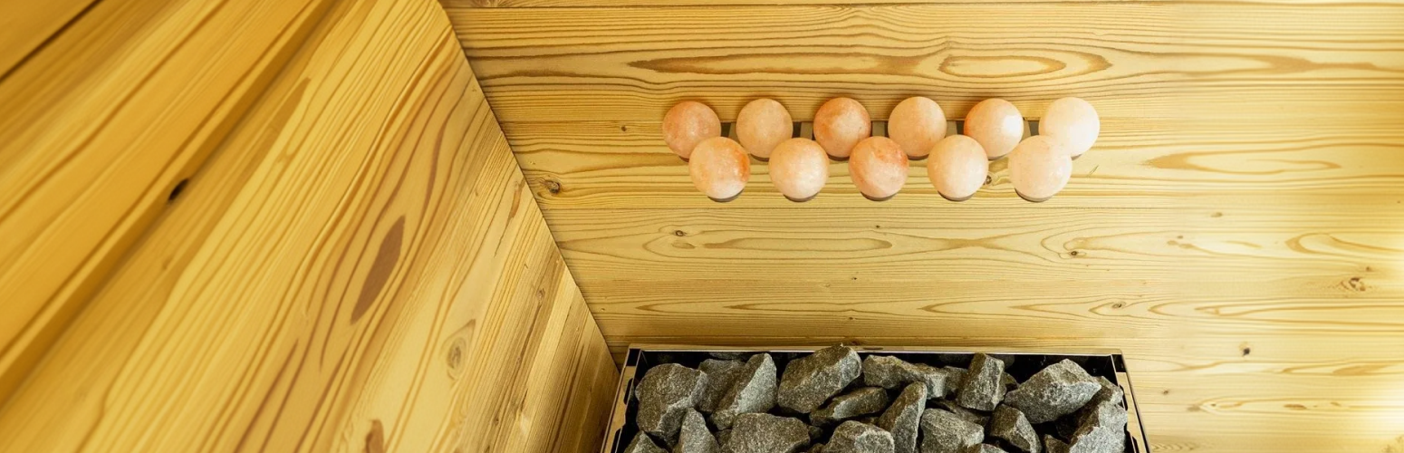 Польза гималайской соли в сауне и способы ее использования.