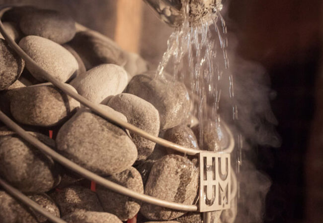 Можно ли поливать водой электрический нагреватель для сауны? Правильное использование и распространенные ошибки.